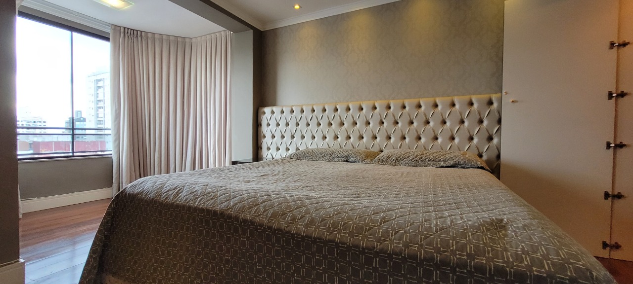 Cobertura duplex à venda no Centro: 