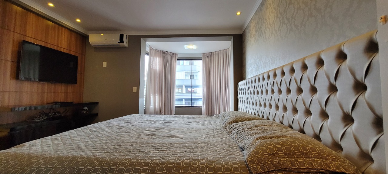 Cobertura duplex à venda no Centro: 