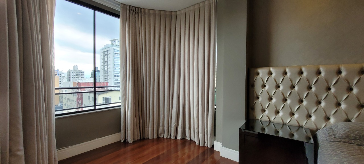 Cobertura duplex à venda no Centro: 