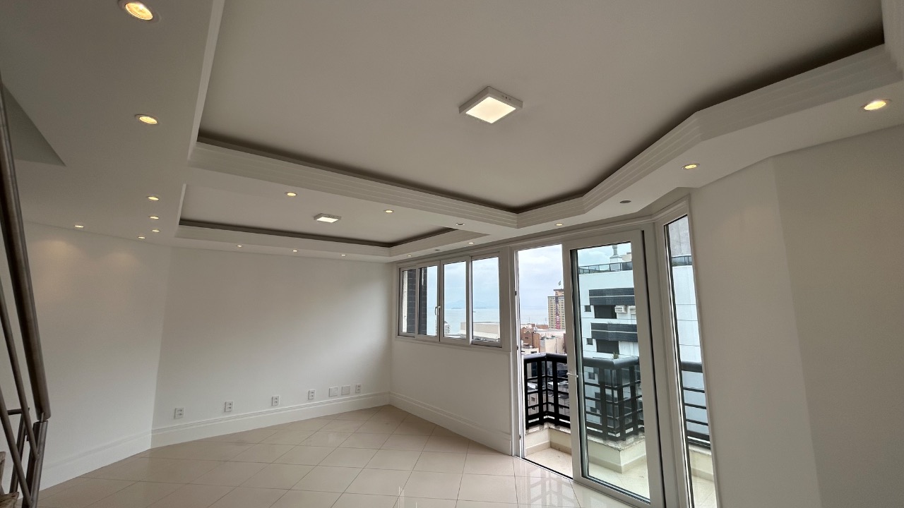 Cobertura duplex à venda no Centro: 