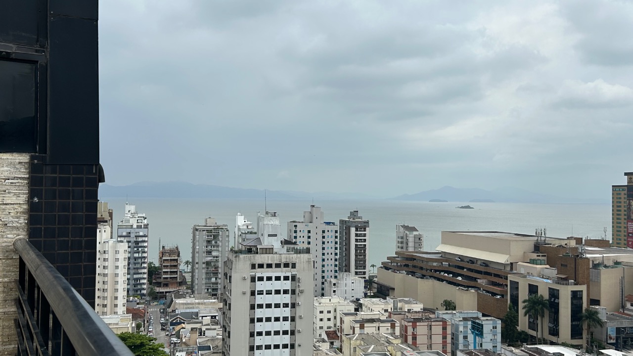 Cobertura duplex à venda no Centro: 