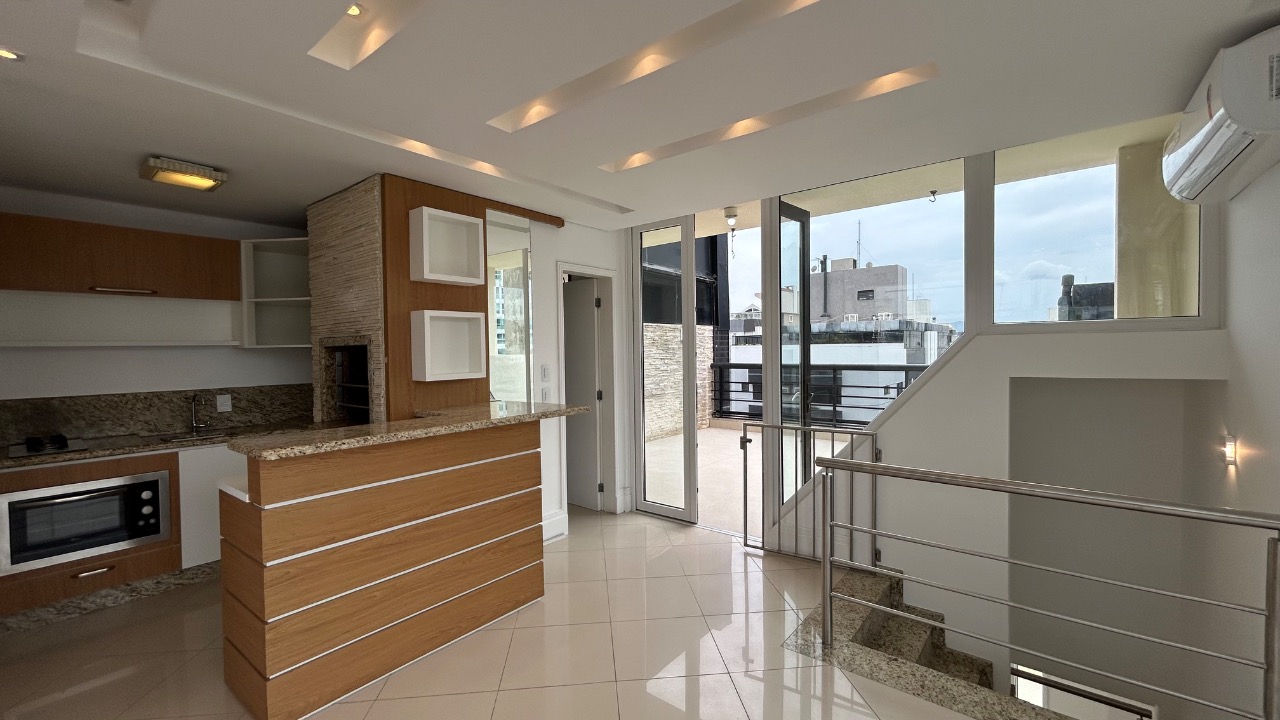 Cobertura duplex à venda no Centro: 