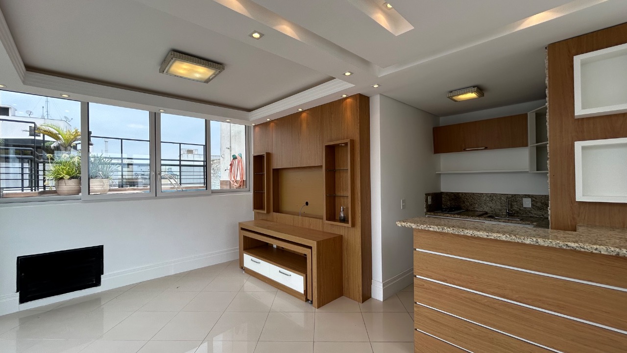 Cobertura duplex à venda no Centro: 