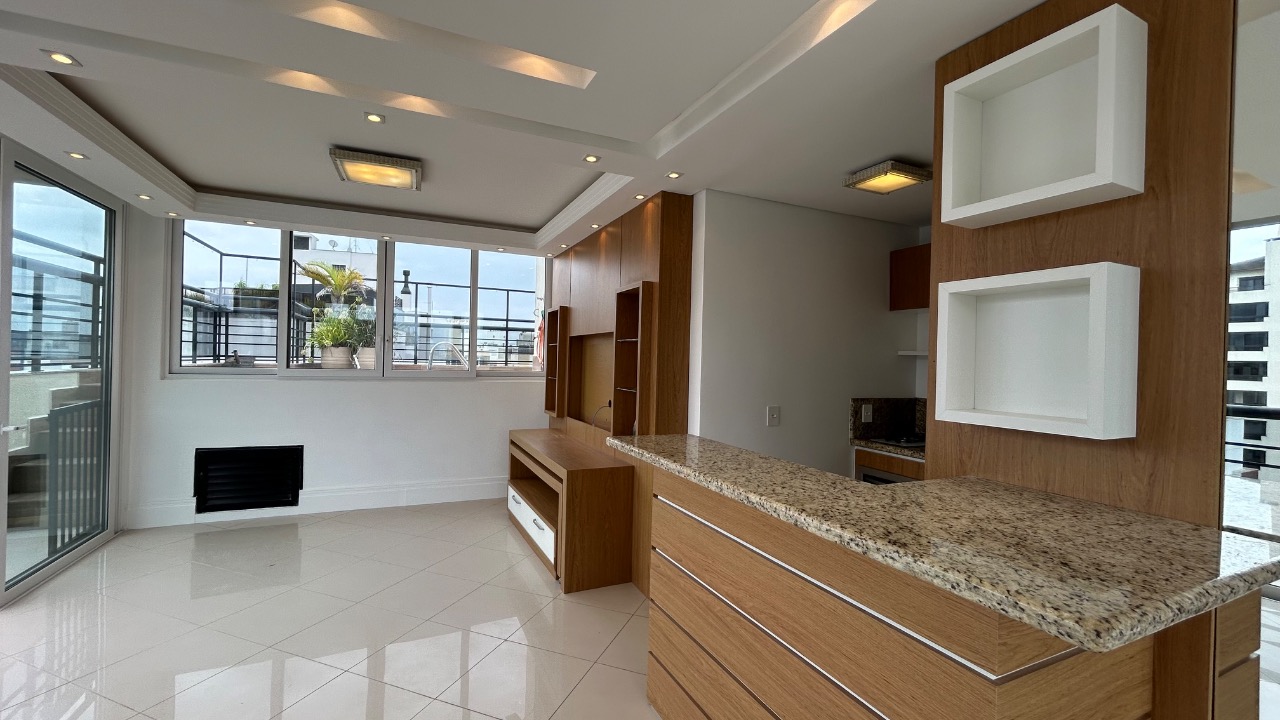 Cobertura duplex à venda no Centro: 