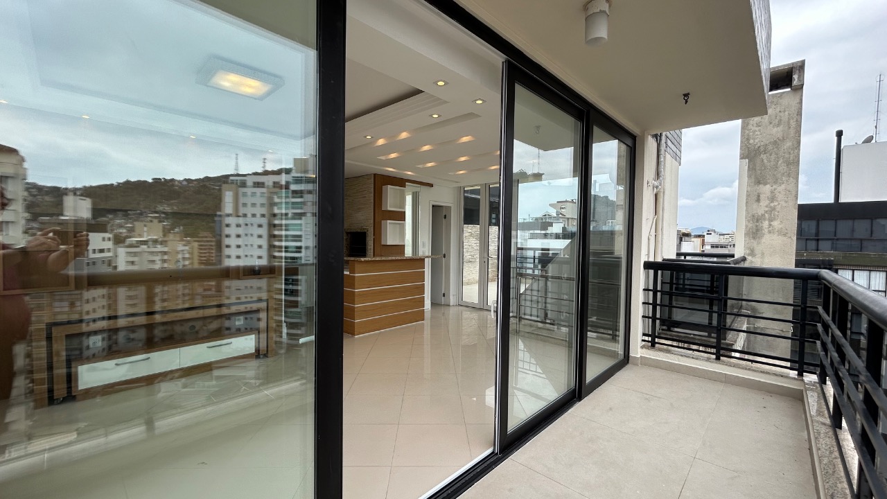 Cobertura duplex à venda no Centro: 