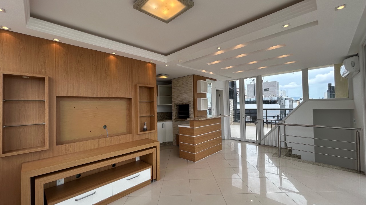 Cobertura duplex à venda no Centro: 