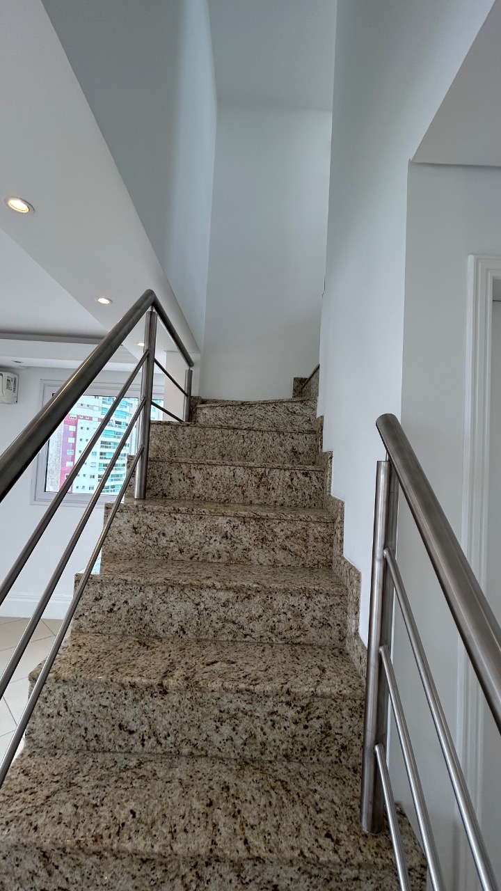 Cobertura duplex à venda no Centro: 