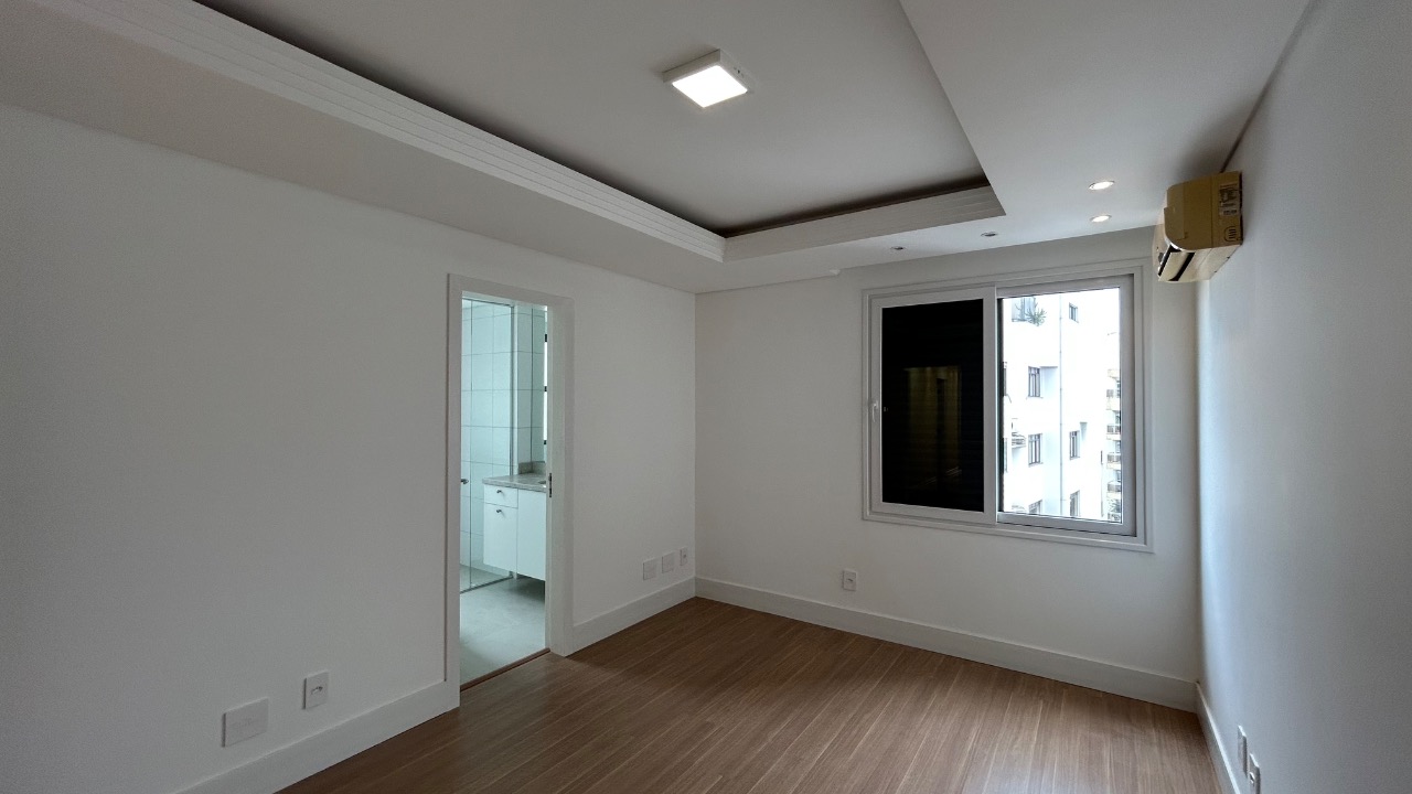 Cobertura duplex à venda no Centro: 