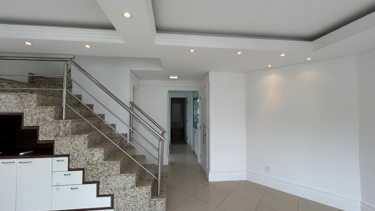 Cobertura duplex à venda no Centro: 