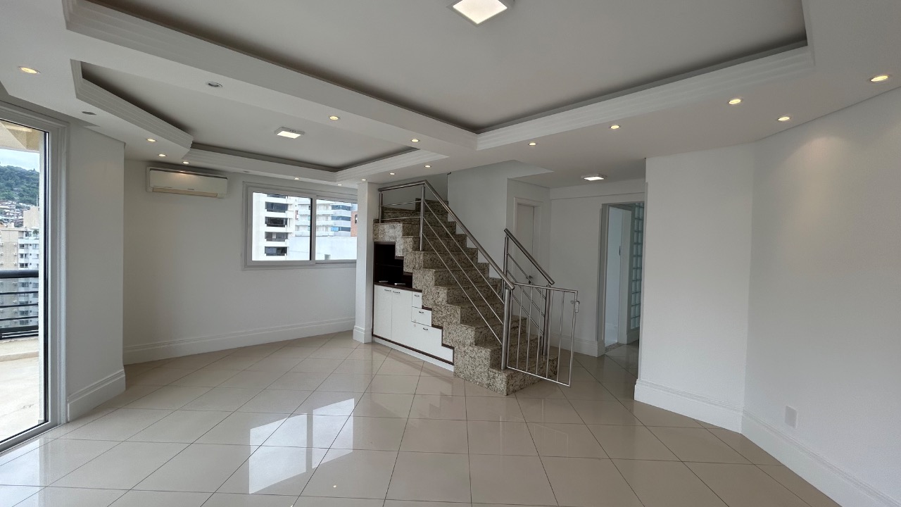 Cobertura duplex à venda no Centro: 