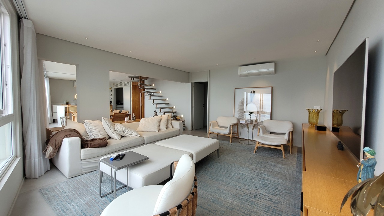 Cobertura duplex à venda no Centro: 