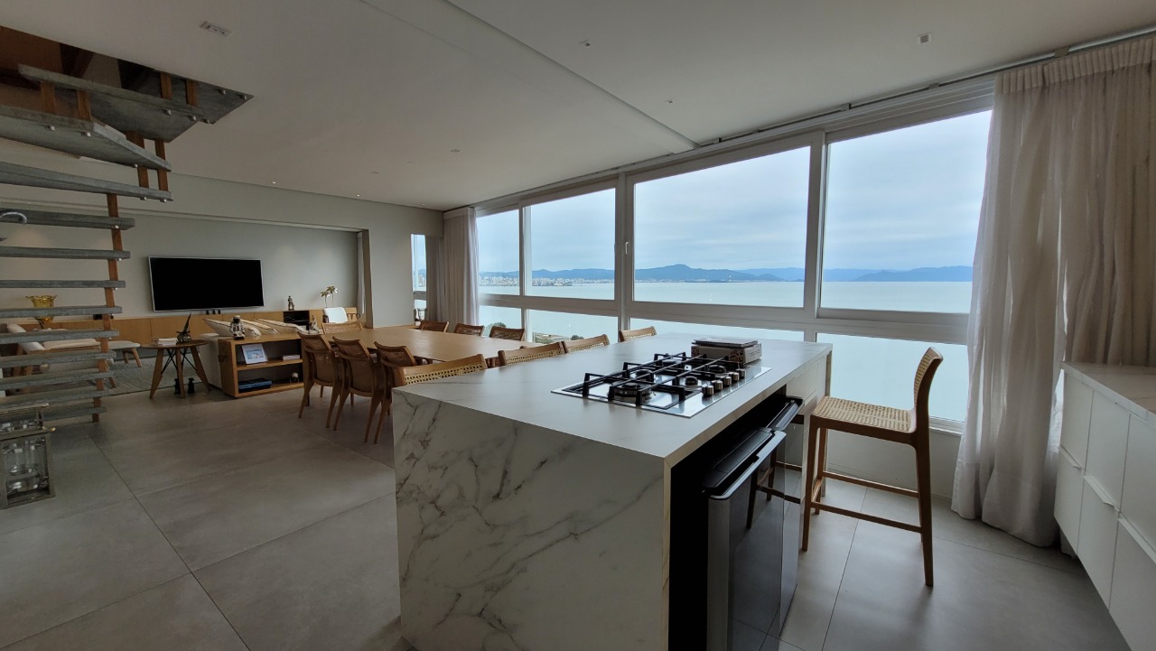 Cobertura duplex à venda no Centro: 