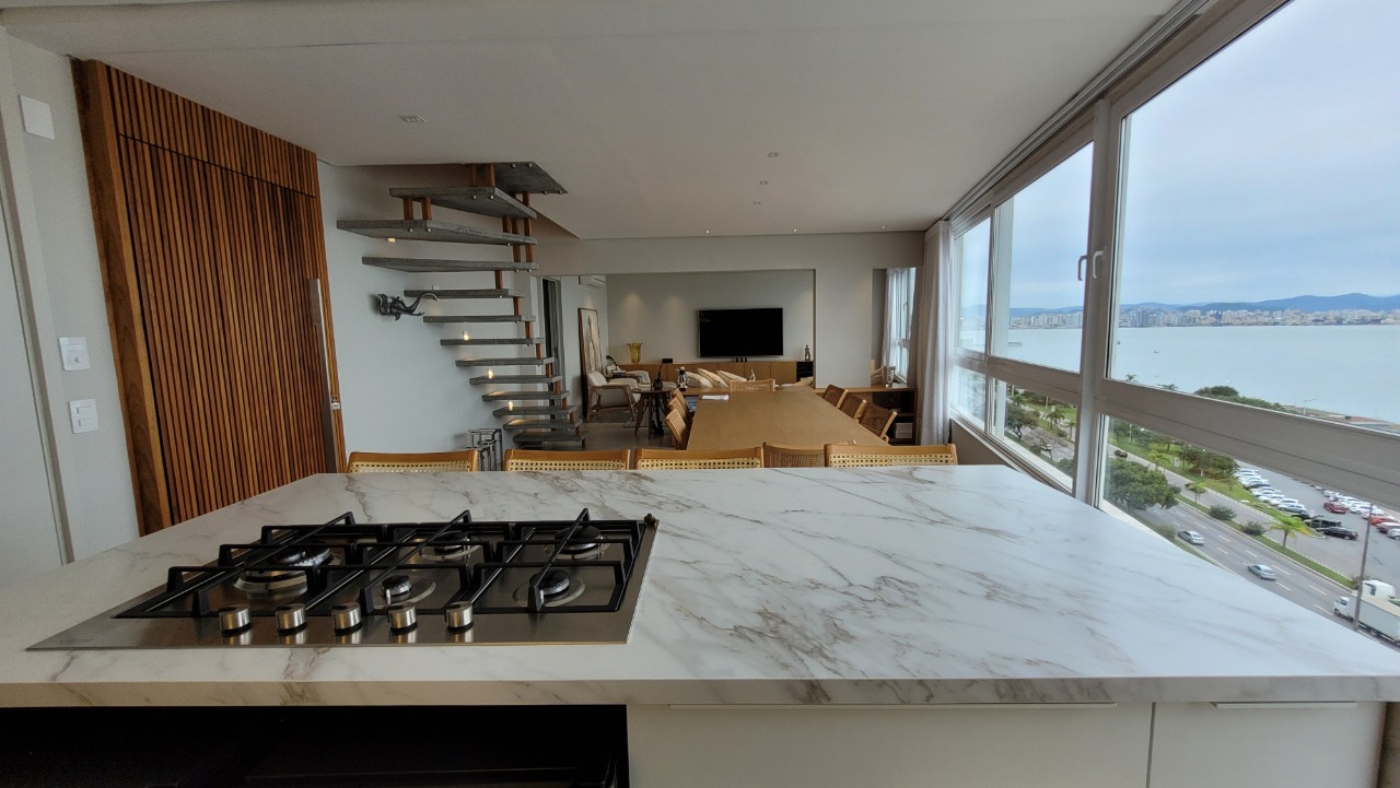 Cobertura duplex à venda no Centro: 