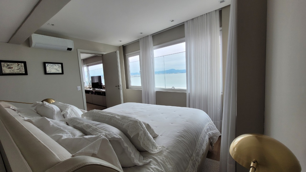 Cobertura duplex à venda no Centro: 