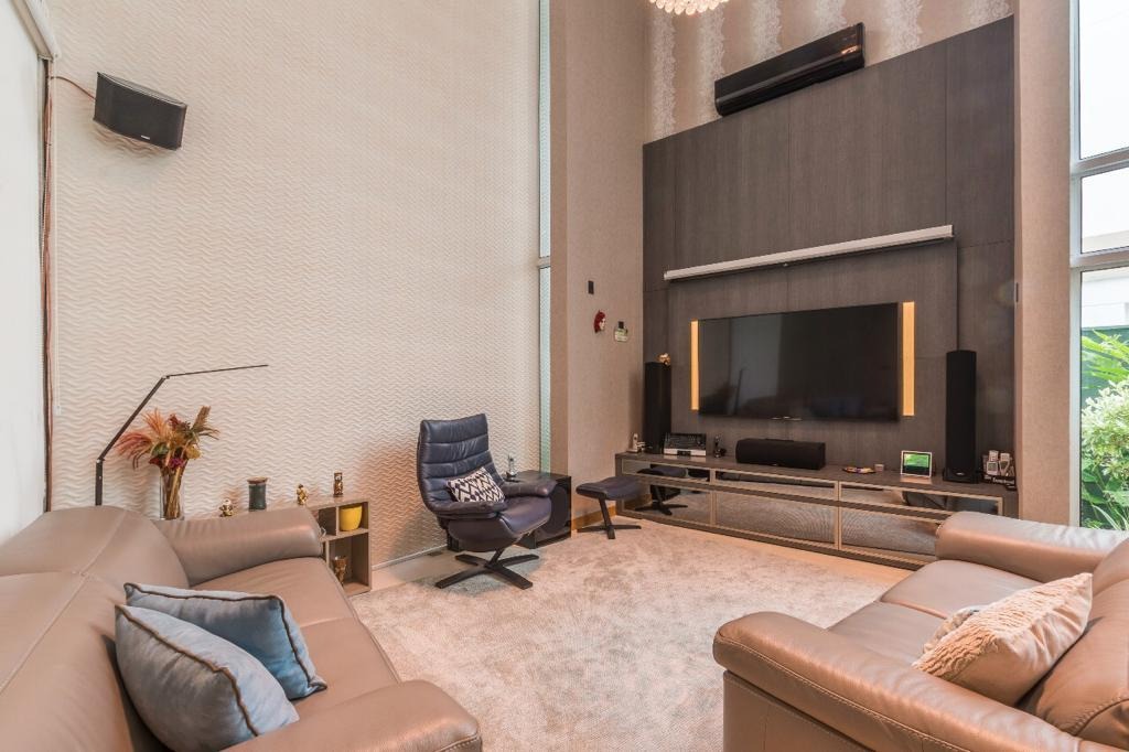 Casa em Condomínio à venda no Corrego Grande: 