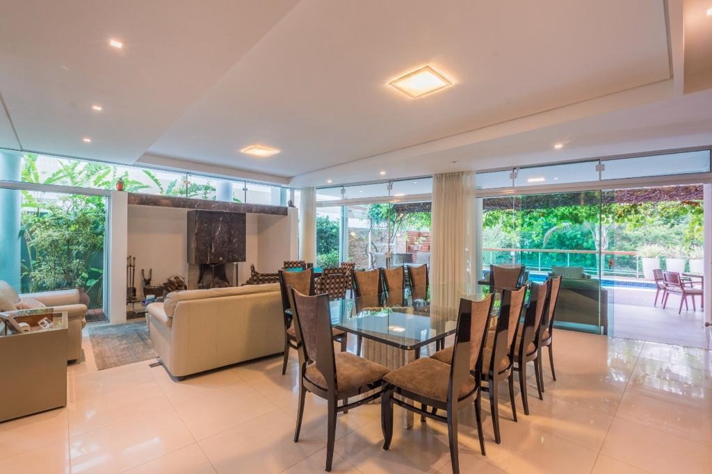 Casa em Condomínio à venda no Corrego Grande: 