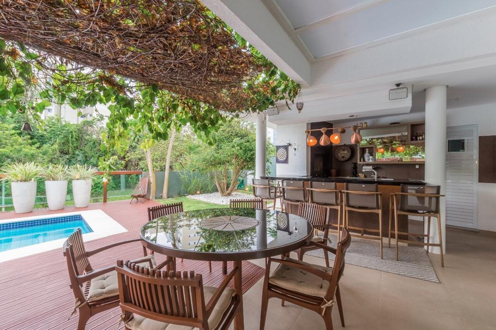 Casa em Condomínio à venda no Corrego Grande: 