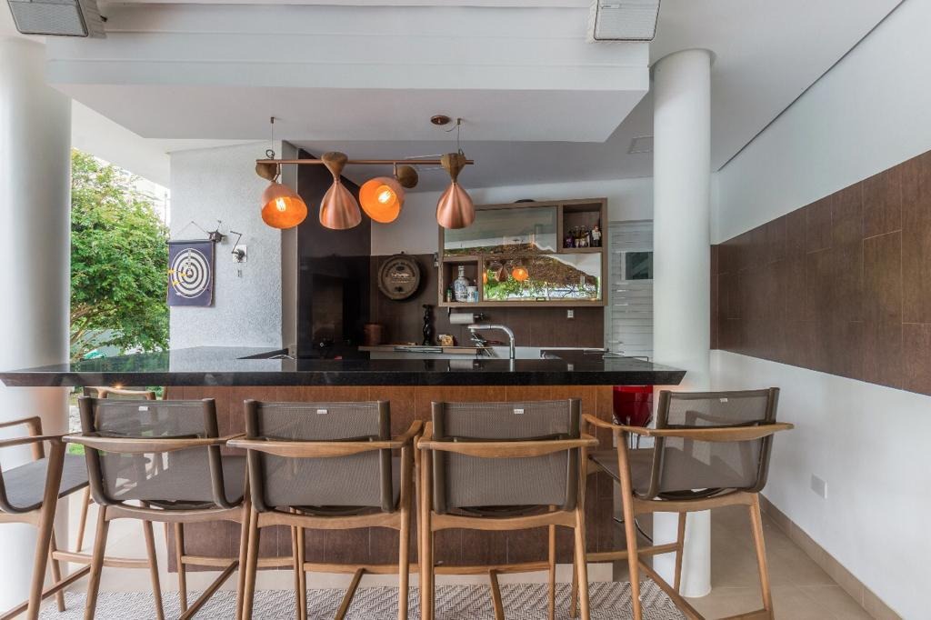 Casa em Condomínio à venda no Corrego Grande: 