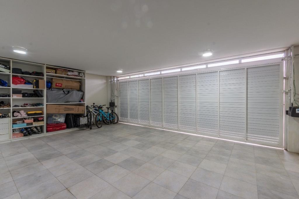 Casa em Condomínio à venda no Corrego Grande: 