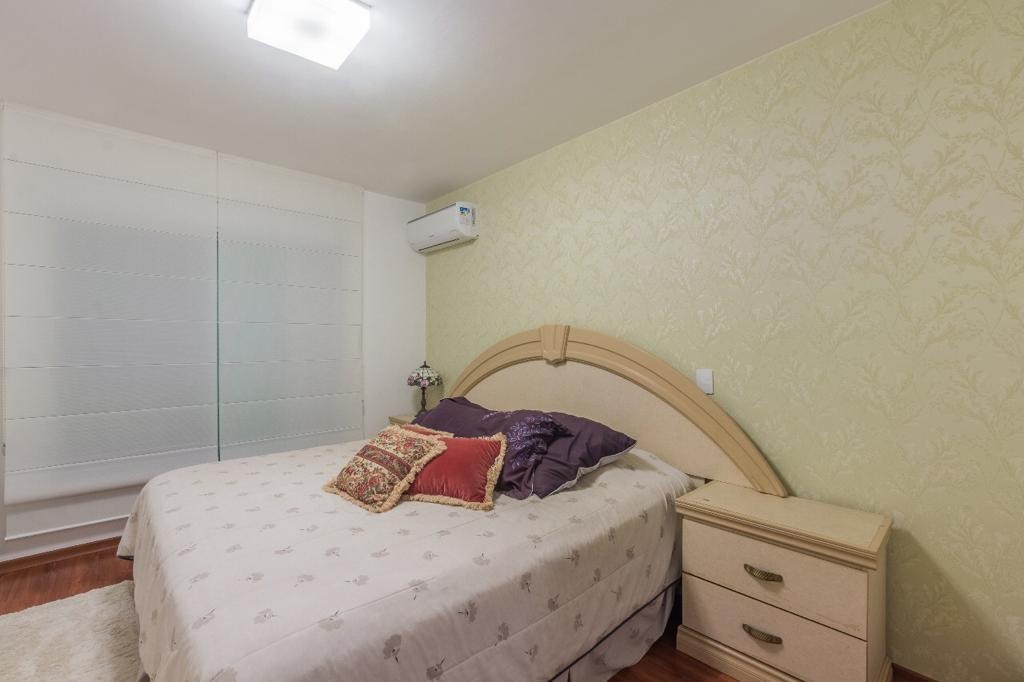 Casa em Condomínio à venda no Corrego Grande: 