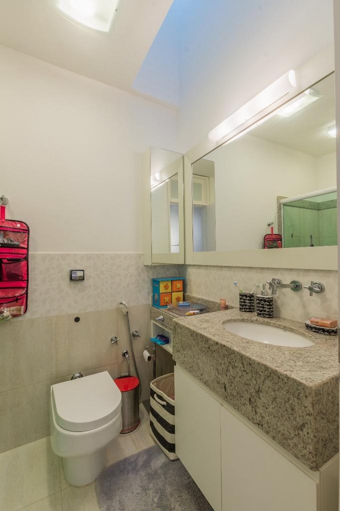 Casa em Condomínio à venda no Corrego Grande: 