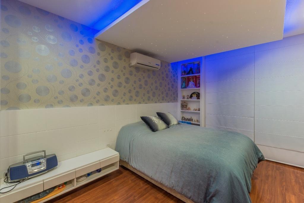 Casa em Condomínio à venda no Corrego Grande: 