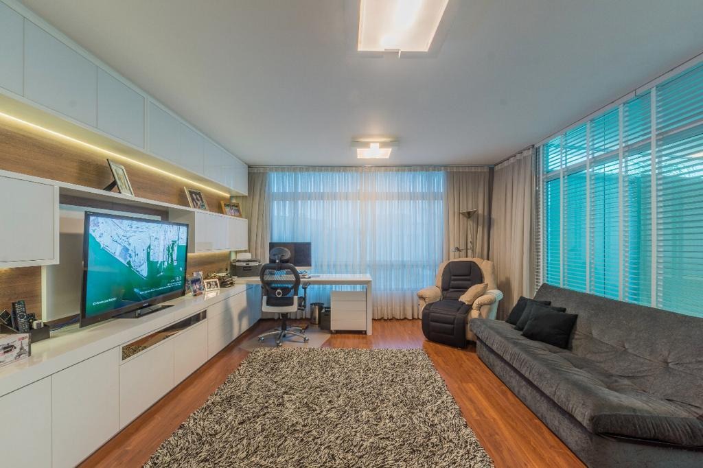 Casa em Condomínio à venda no Corrego Grande: 