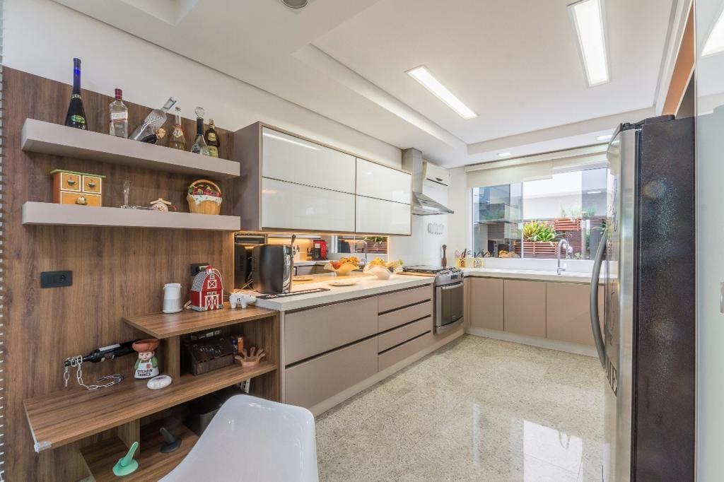 Casa em Condomínio à venda no Corrego Grande: 