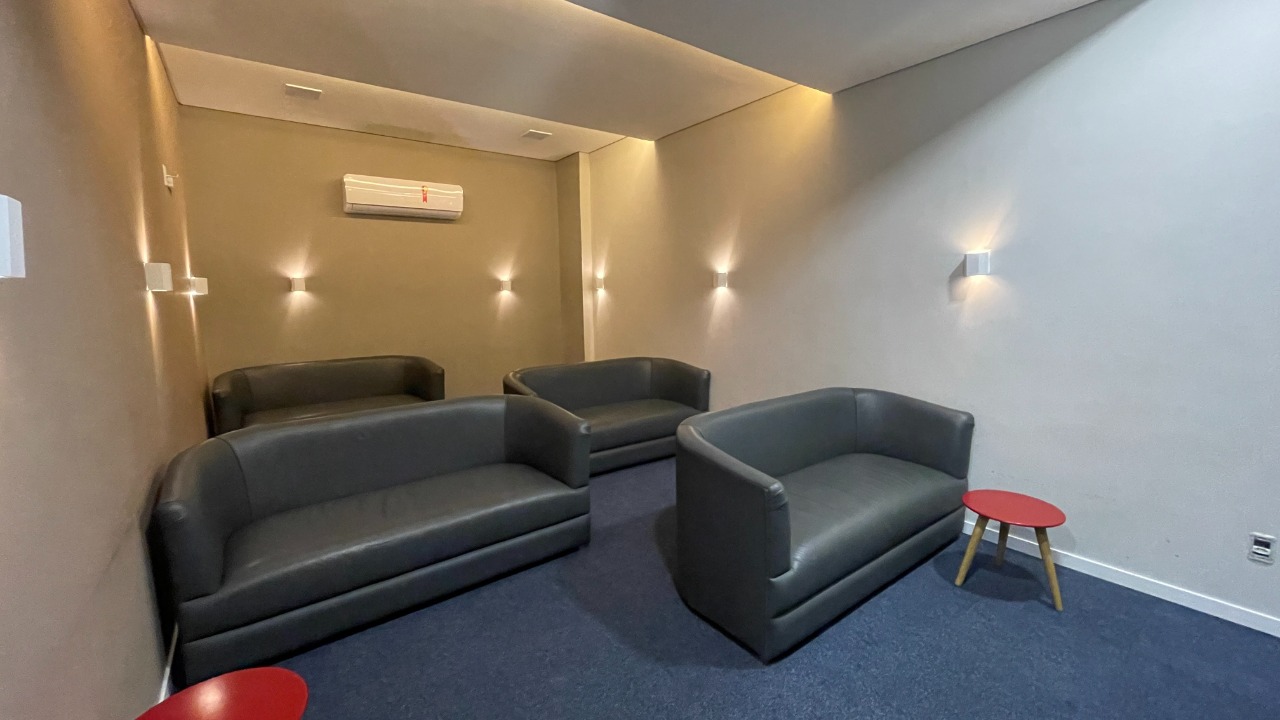 Apartamento à venda no Barreiros: Cinema