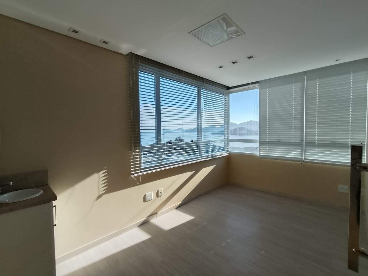 Sala para aluguel no Agronomica: