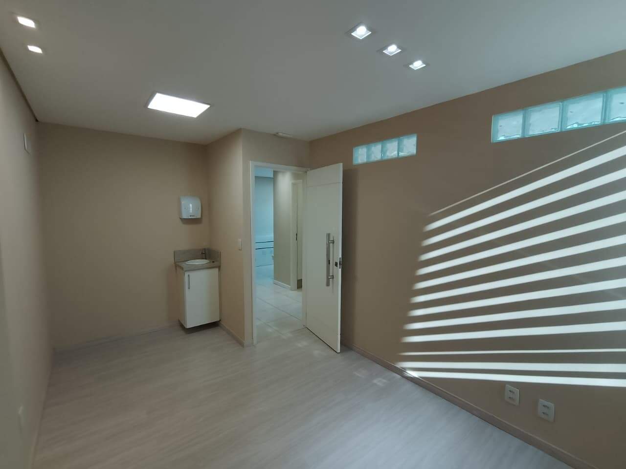 Sala para aluguel no Agronomica: