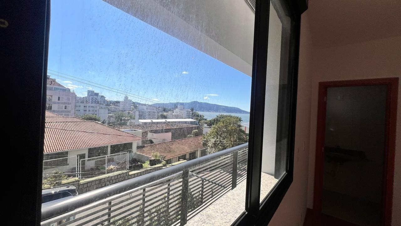 Apartamento à venda no Coqueiros: 