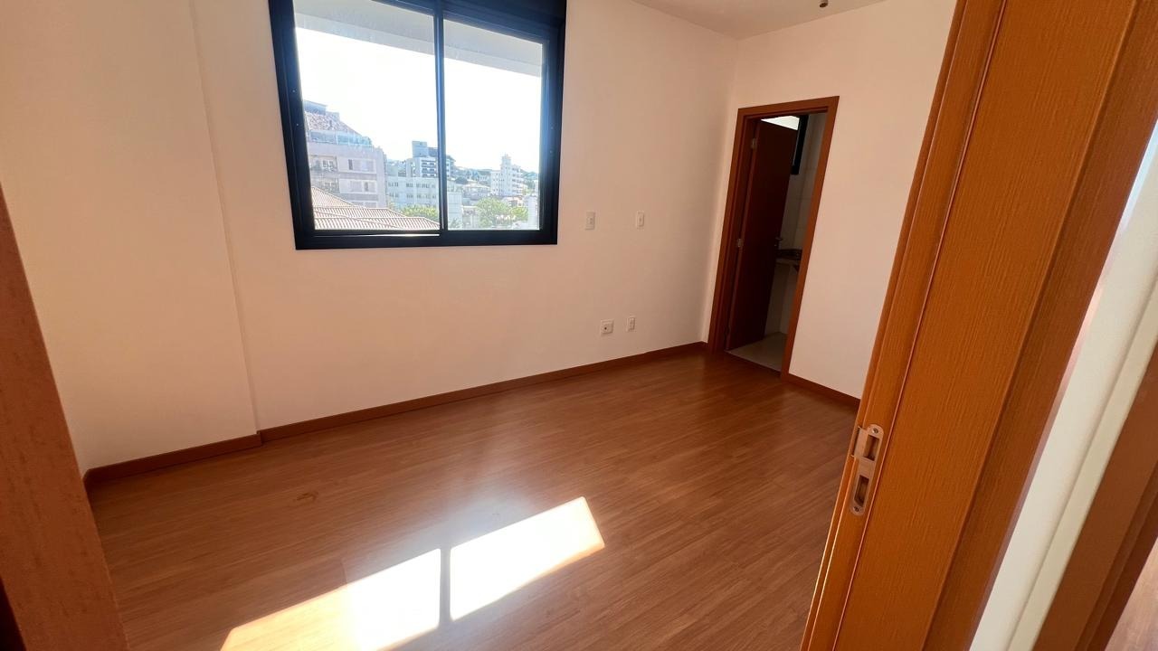 Apartamento à venda no Coqueiros: 