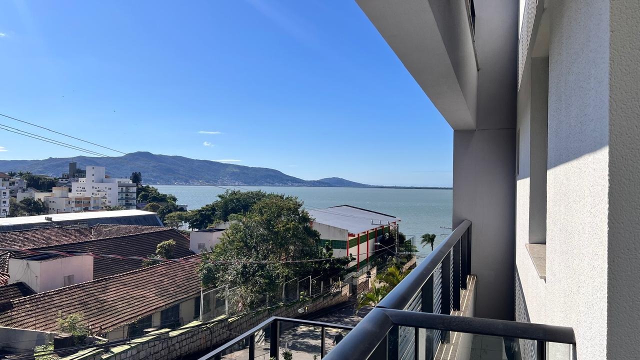 Apartamento à venda no Coqueiros: 