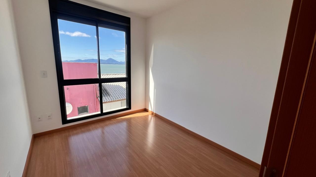 Apartamento à venda no Coqueiros: 