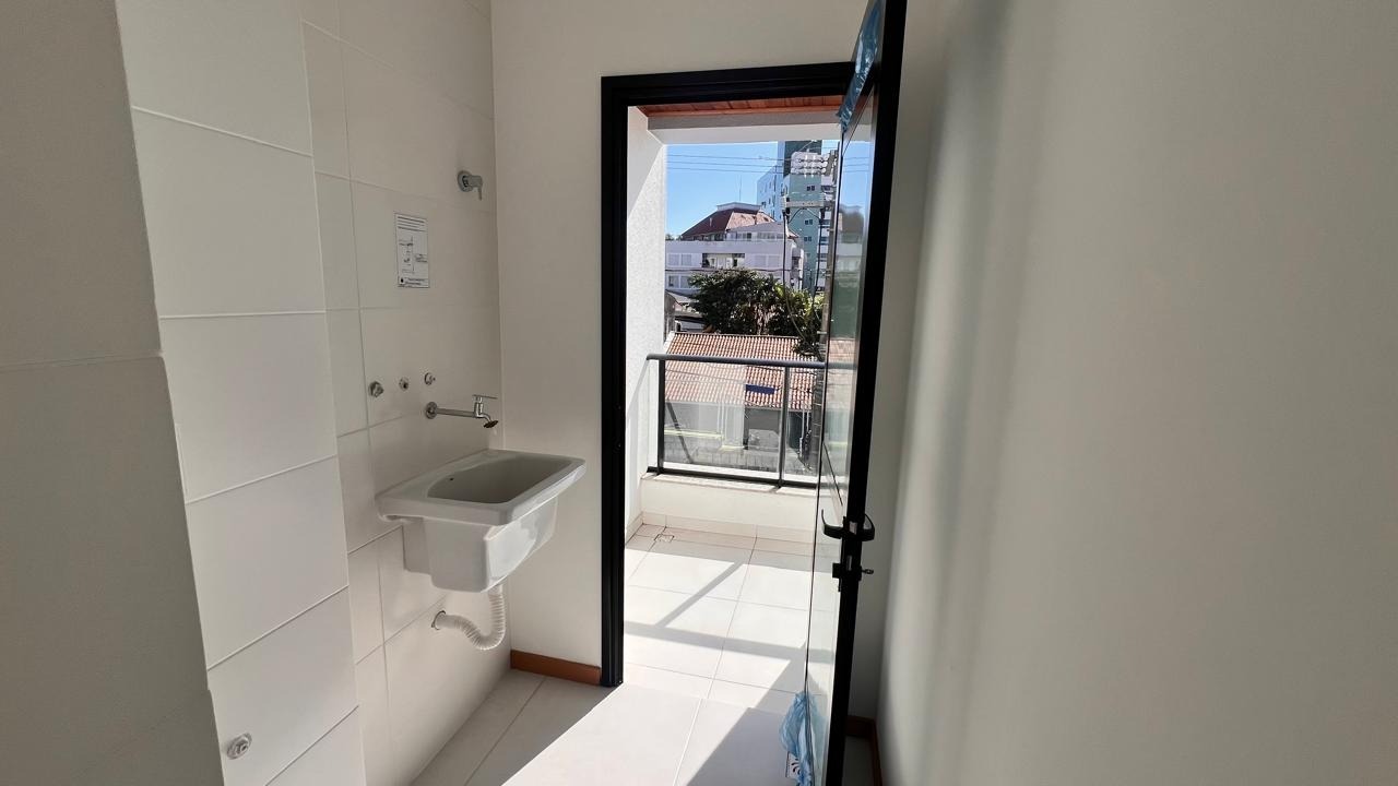 Apartamento à venda no Coqueiros: 