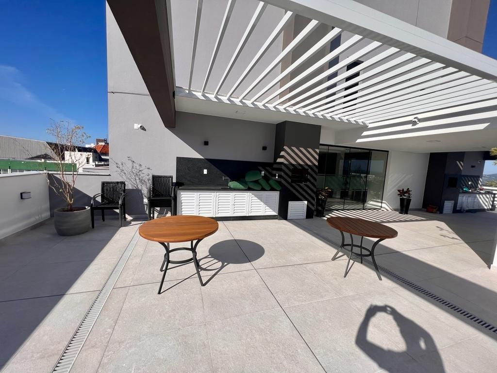 Apartamento à venda no Coqueiros: 