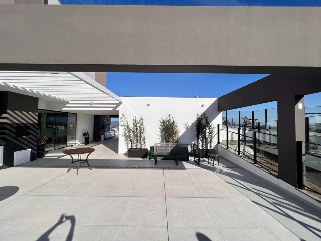 Apartamento à venda no Coqueiros: 