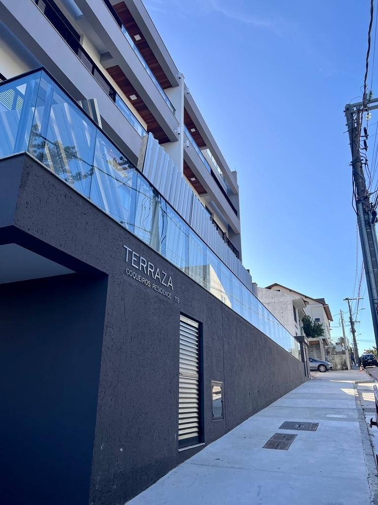 Apartamento à venda no Coqueiros: 