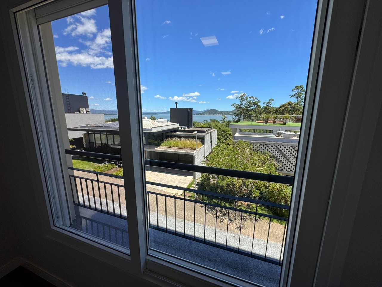 Casa em Condomínio à venda no Cacupe: