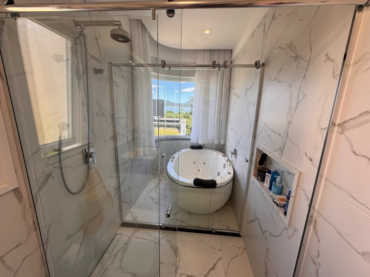 Casa em Condomínio à venda no Cacupe: