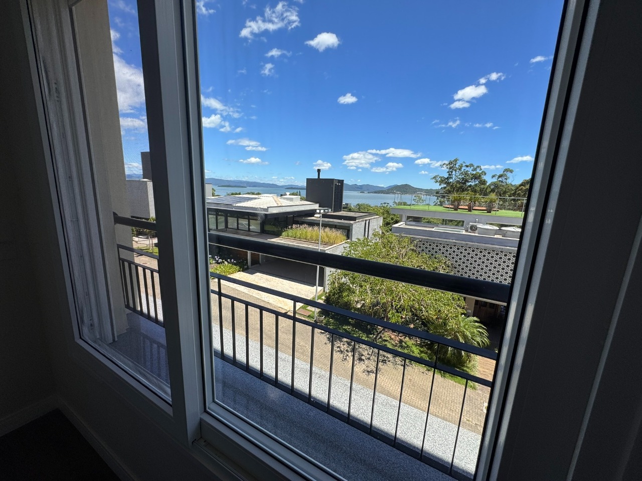 Casa em Condomínio à venda no Cacupe: