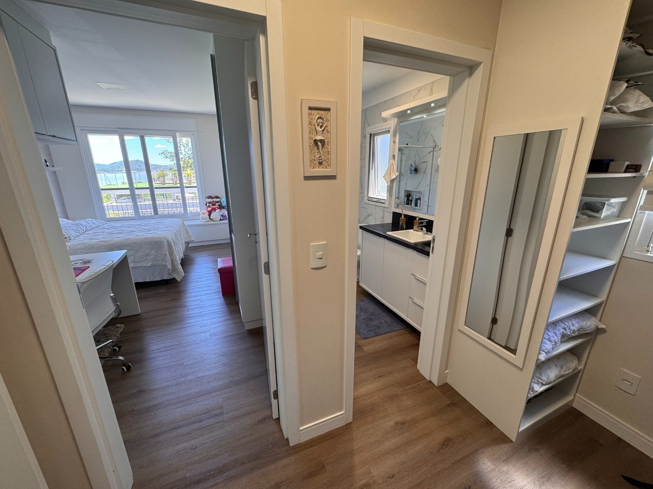 Casa em Condomínio à venda no Cacupe: