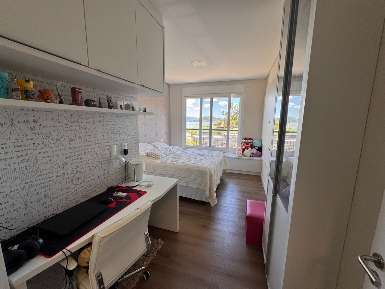 Casa em Condomínio à venda no Cacupe: