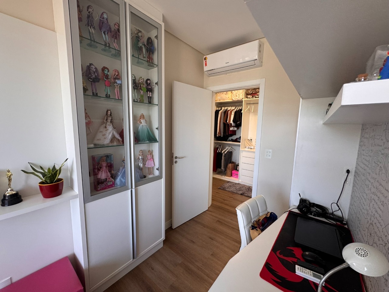 Casa em Condomínio à venda no Cacupe: