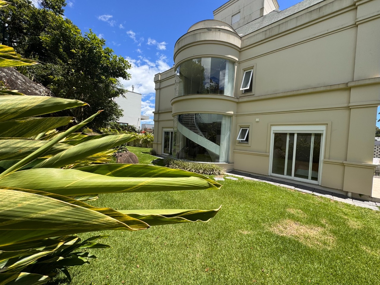 Casa em Condomínio à venda no Cacupe: