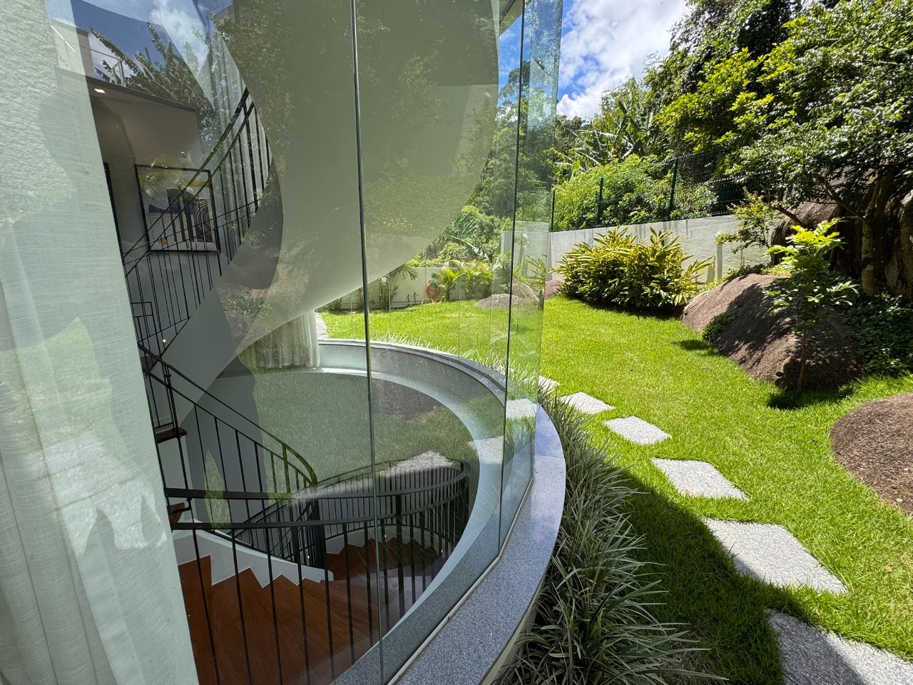 Casa em Condomínio à venda no Cacupe: