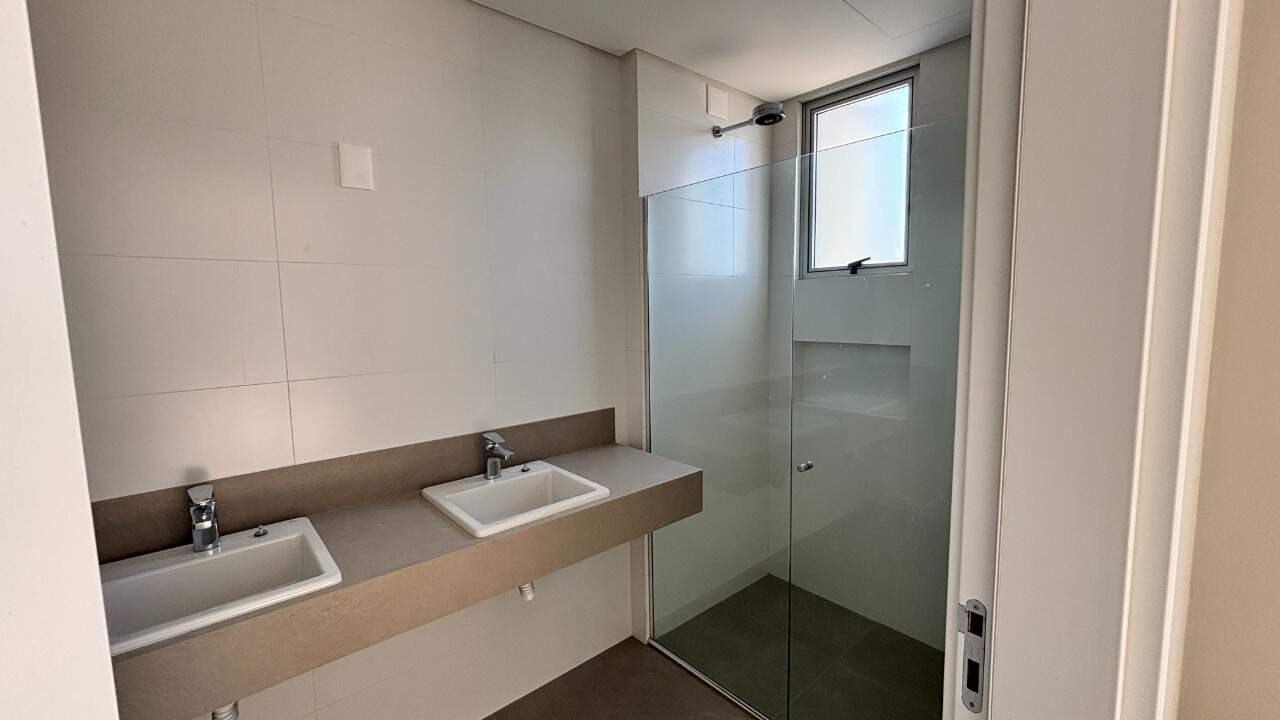 Apartamento à venda no Jardim Atlantico: Banheiro da Su te 1