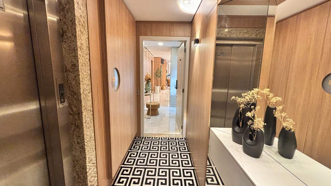Apartamento à venda no Agronomica: Hall de Entrada