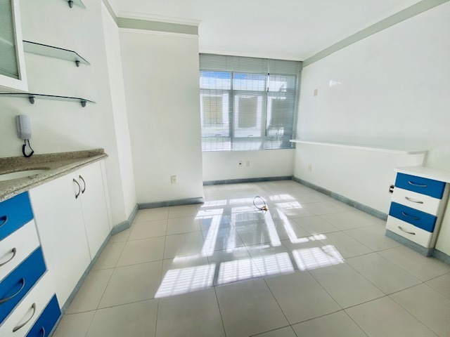 Salas/Conjuntos à venda no Centro: 